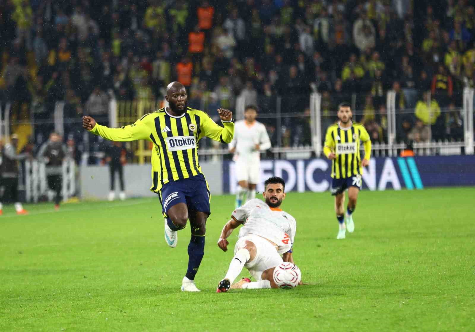 TRENDYOL SÜPER LİG’İN 8. HAFTASINDA FENERBAHÇE EVİNDE KARŞILAŞTIĞI CORENDON ALANYASPOR'U 3-0 MAĞLUP ETTİ.