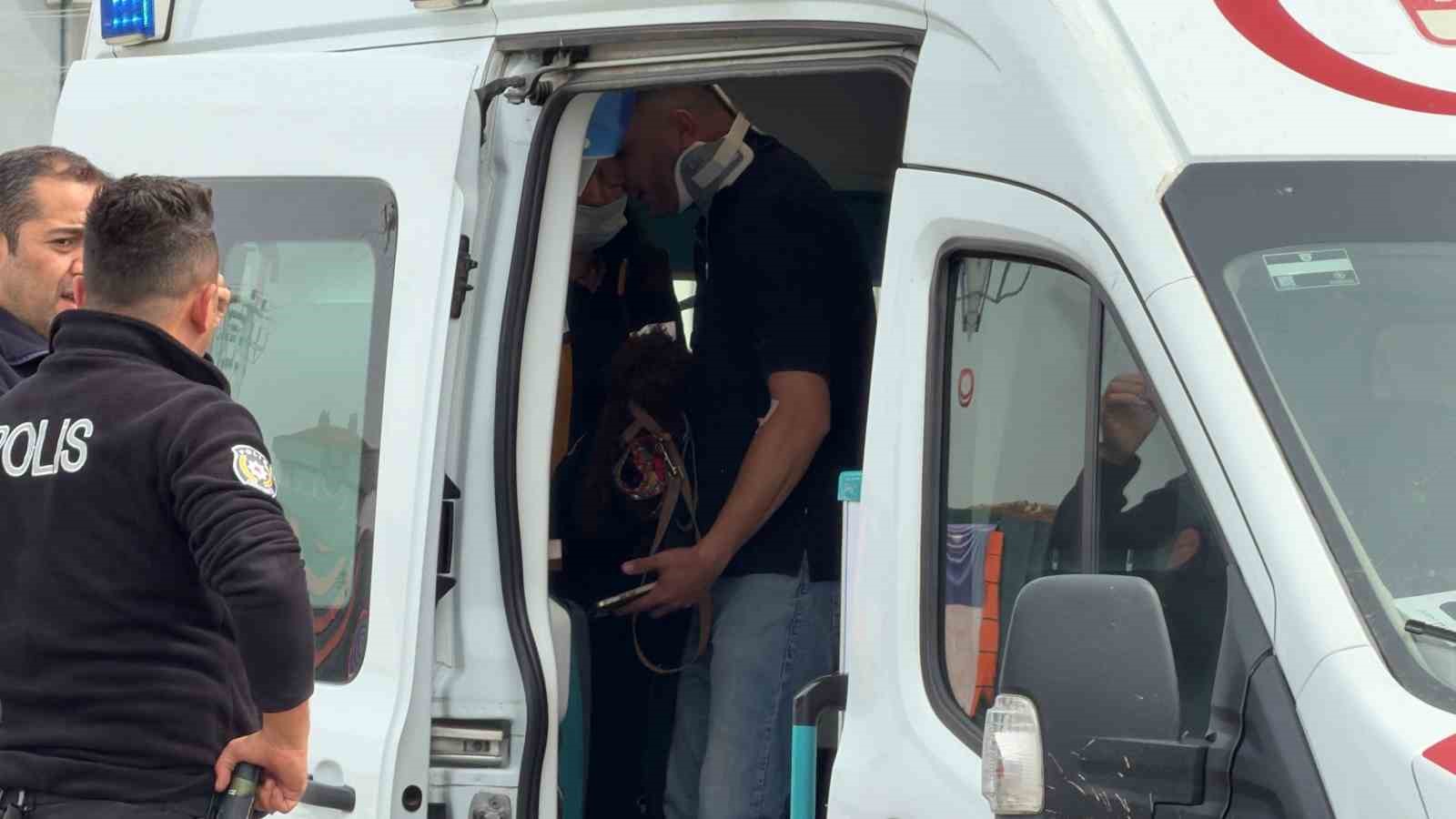 DÜZCE’DE MOTOSİKLET İLE OTOMOBİLİN ÇARPIŞMASI SONUCU MEYDANA GELEN TRAFİK KAZASINDA 2’Sİ AĞIR 3 KİŞİ YARALANDI.