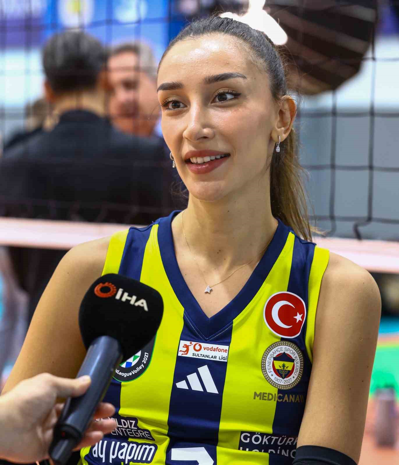 HANDE BALADIN, İHA MUHABİRİNE AÇIKLAMALARDA BULUNDU.