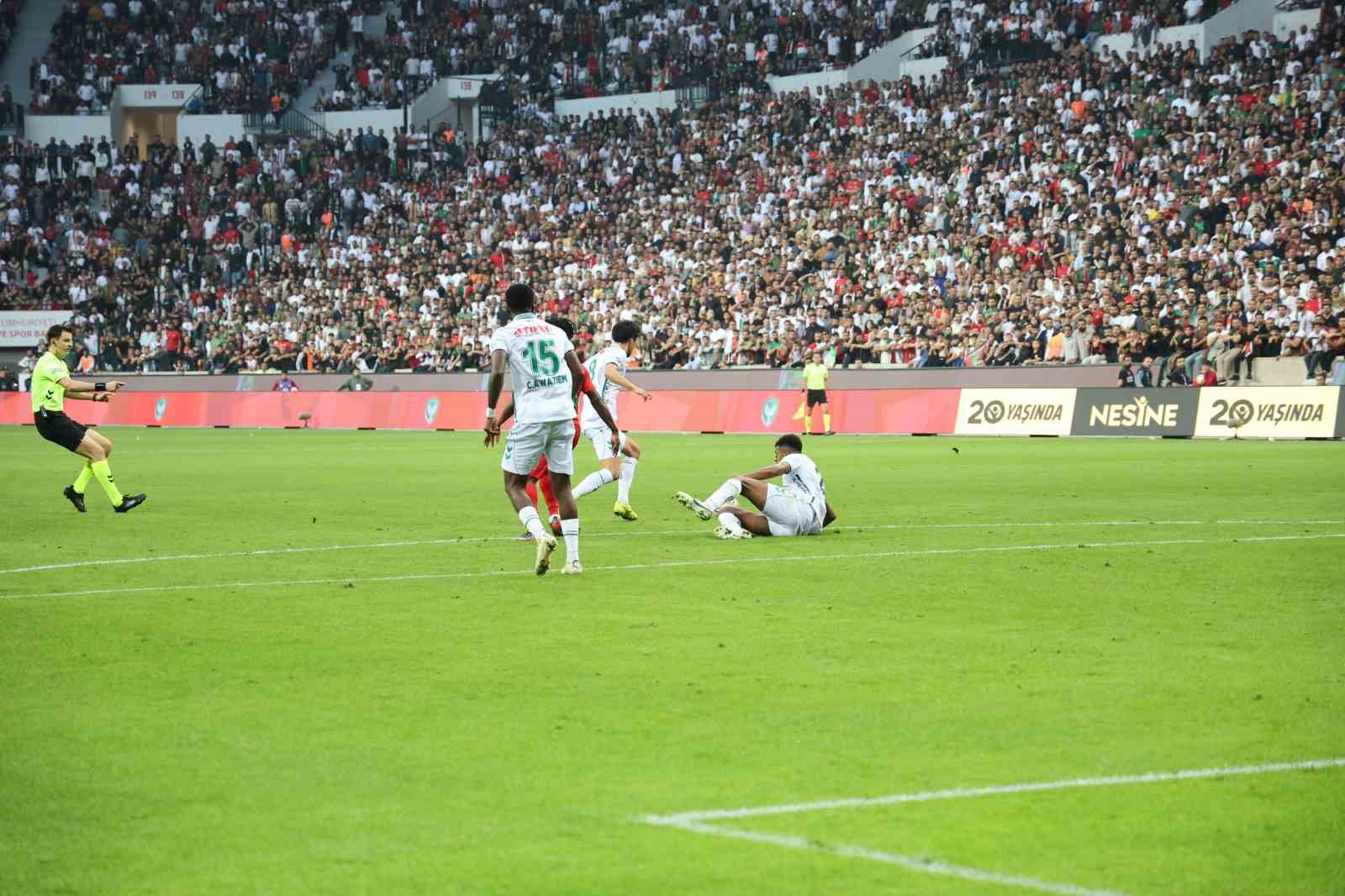 TRENDYOL SÜPER LİG’İN 8. HAFTASINDA AMED SPORTİF FAALİYETLER, EVİNDE KARŞILAŞTIĞI KONYASPOR’U 1-0’LIK SKORLA MAĞLUP ETTİ.