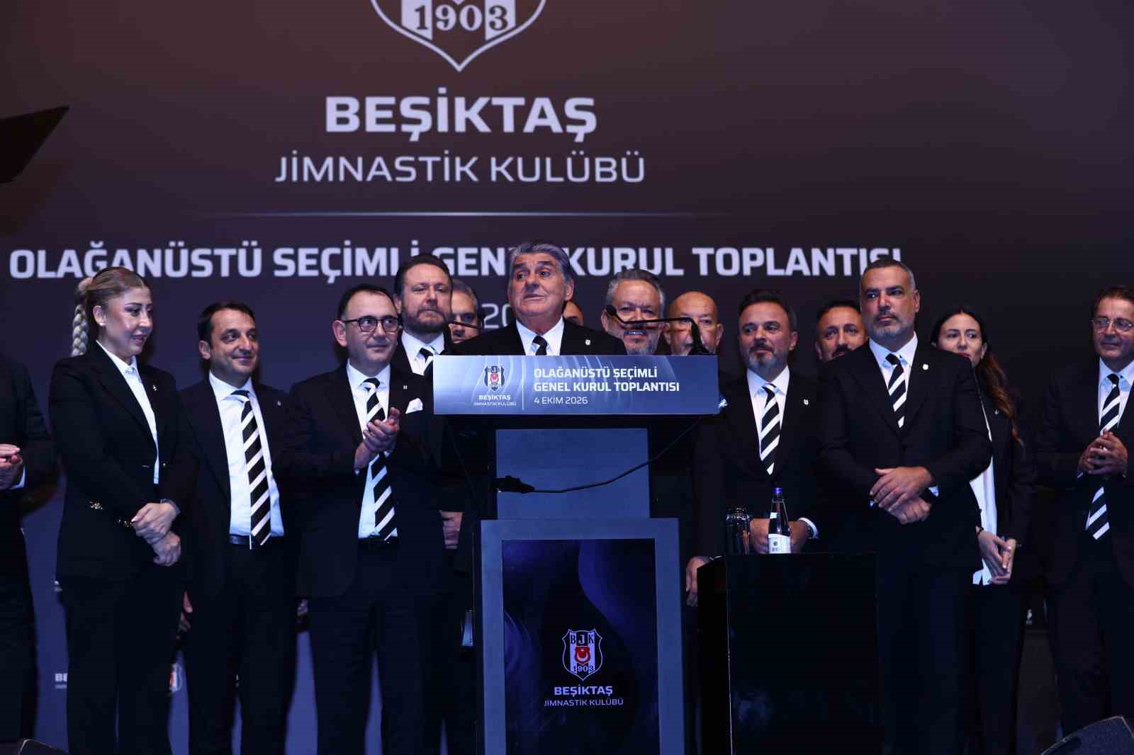 BEŞİKTAŞ OLAĞANÜSTÜ SEÇİMLİ GENEL KURUL TOPLANTISI'NDA SERDAL ADALI, 3 BİN 815 OYLA YENİDEN BAŞKANLIĞINA SEÇİLDİ.
