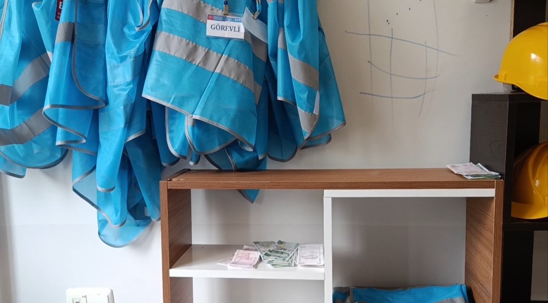 BARTIN ÜNİVERSİTESİ KUTLUBEY KAMPÜSÜ İÇERİSİNDE YER ALAN BARÜ ENGELSİZ YAŞAM ALANI'NDA (ÖZEL EĞİTİM UYGULAMA VE ARAŞTIRMA MERKEZİ) 157 ÖZEL BİREYE YÖNELİK TAM ZAMANLI EĞİTİM VE DESTEK VERİLİYOR.