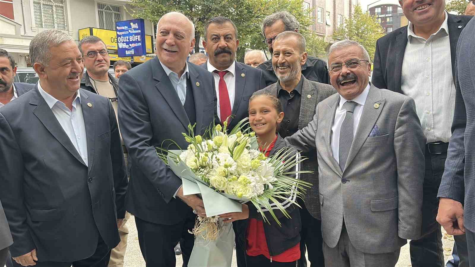 TÜRKİYE ZİRAAT ODALARI BİRLİĞİ (TZOB) GENEL BAŞKANI ŞEMSİ BAYRAKTAR, ÇİFTÇİLER İLE BULUŞTU.
