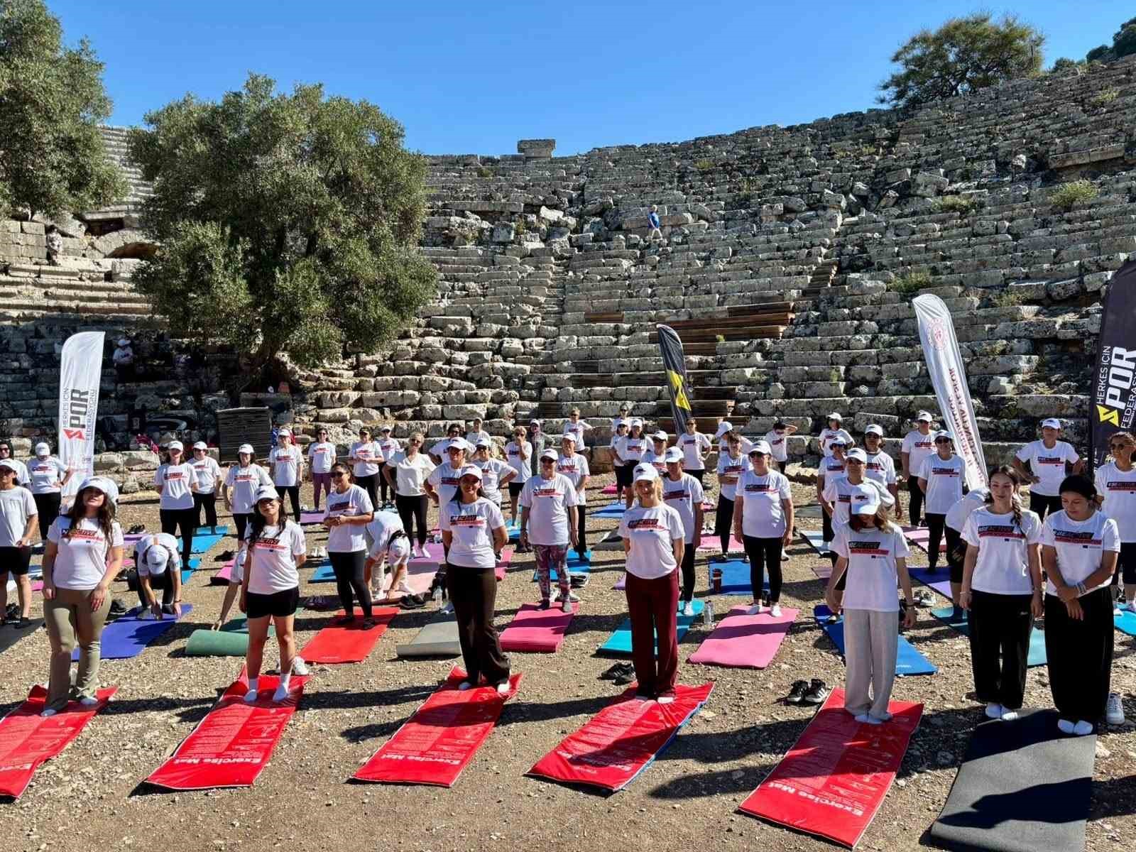 GENÇLER KAUNOS ANTİK KENTİ’NDE SPOR VE TARİHLE BULUŞTU