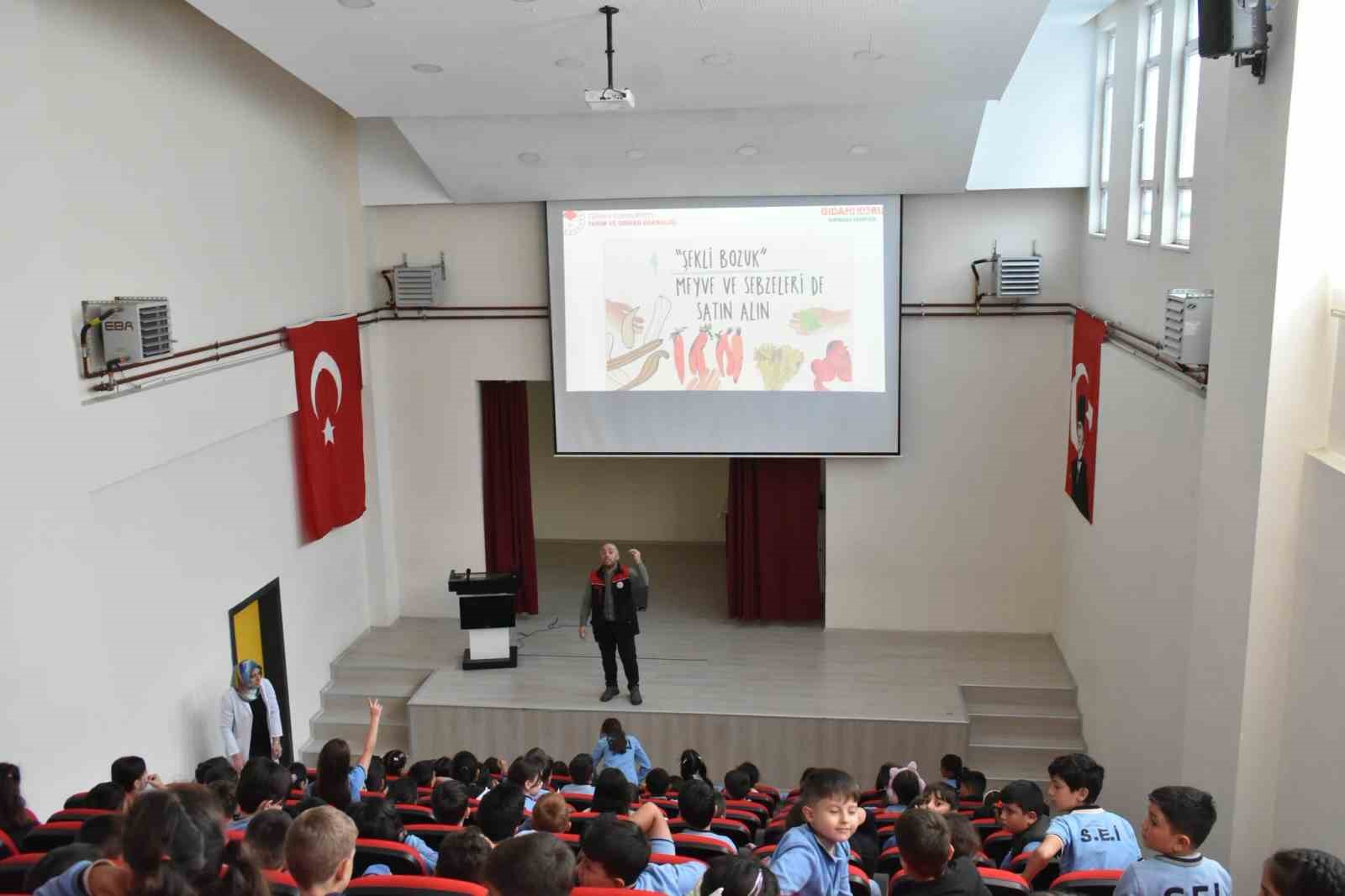 BAYBURT’TA ÖĞRENCİLERE GIDA KAYBI VE İSRAFI KONUSUNDA EĞİTİM VERİLDİ