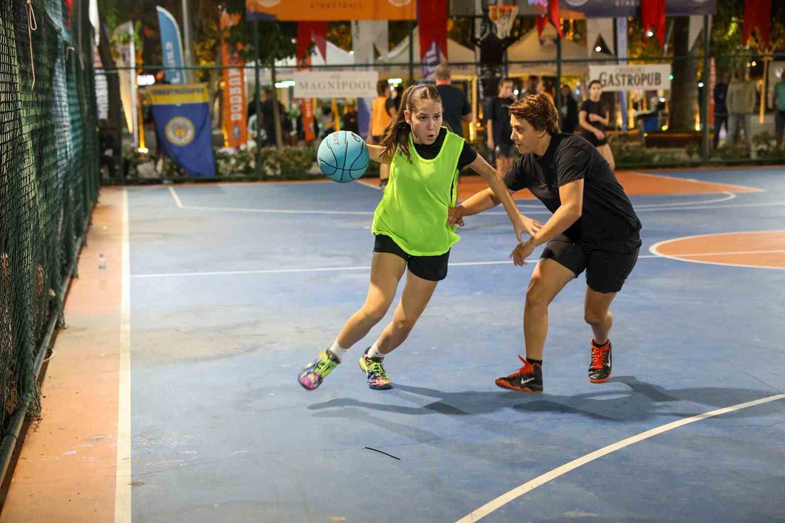 TURGUTREİS’TE BASKETBOL ŞÖLENİ BAŞLADI: ŞAMPİYONLUK İÇİN 56 TAKIM SAHAYA ÇIKTI