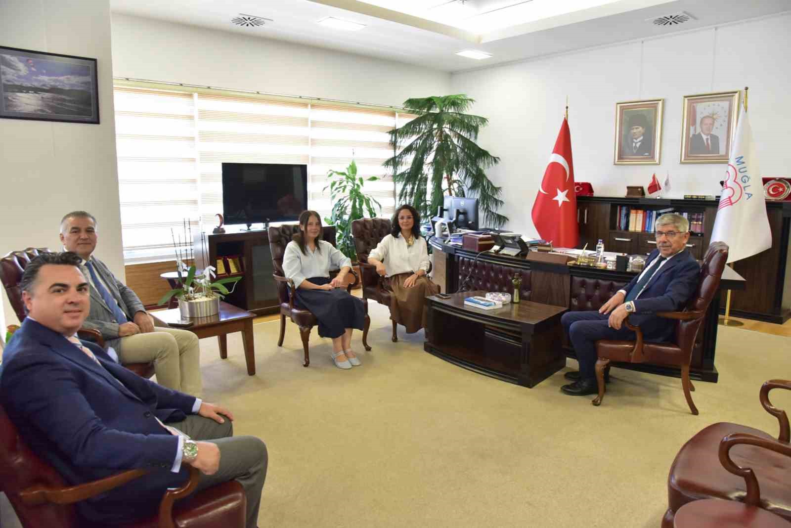MUĞLA SITKI KOÇMAN ÜNİVERSİTESİ (MSKÜ), MENTEŞE BELEDİYESİ VE MUĞLA DİŞ HEKİMLERİ ODASI İLE ÇOCUKLARIN AĞIZ VE DİŞ SAĞLIĞINI DESTEKLEMEK AMACIYLA ÖNEMLİ BİR İŞ BİRLİĞİNE İMZA ATTI.
