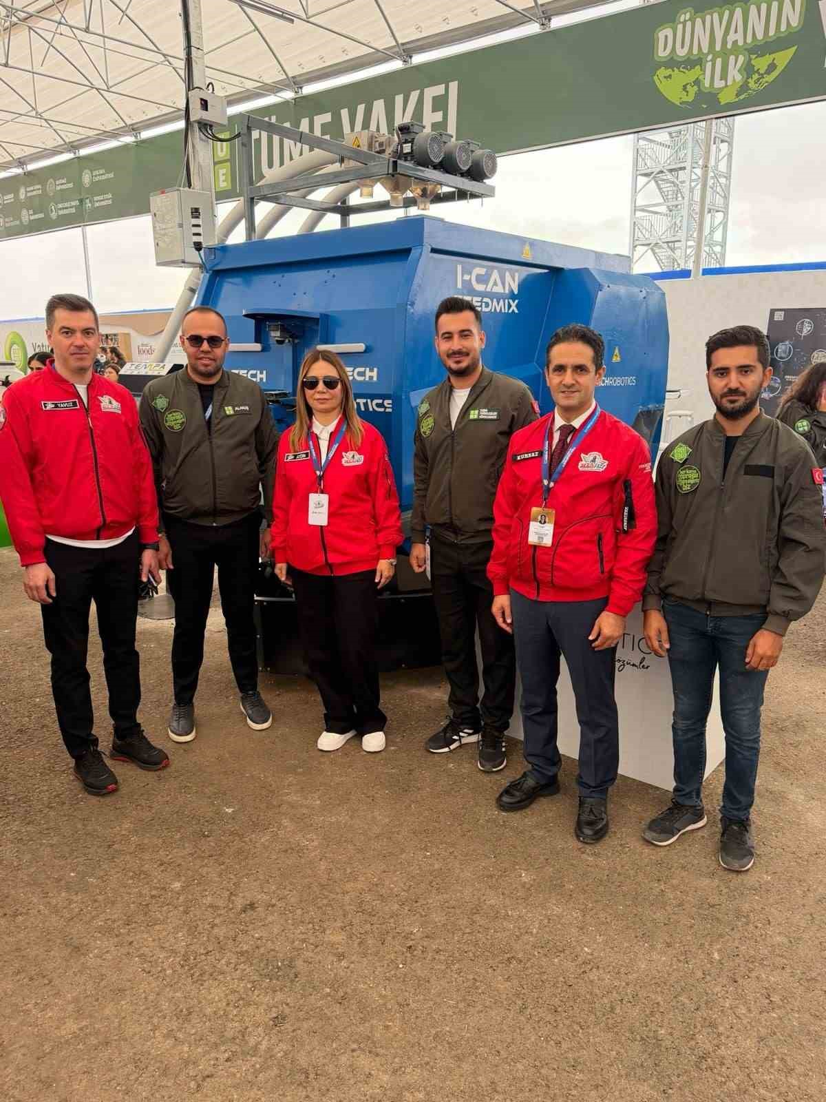 ONDOKUZ MAYIS ÜNİVERSİTESİ (OMÜ) REKTÖRÜ PROF. DR. FATMA AYDIN, TEKNOFEST GÜNEYDOĞU KAPSAMINDA ŞANLIURFA’DA TANITILAN YAPAY ZEKÂ DESTEKLİ OTONOM ÇİFTLİĞİ İNCELEYEREK, BENZER BİR SİSTEMİN OMÜ BÜNYESİNDE HAYATA GEÇİRİLMESİNE YÖNELİK ÇALIŞMALARI DEĞERLENDİRDİ.