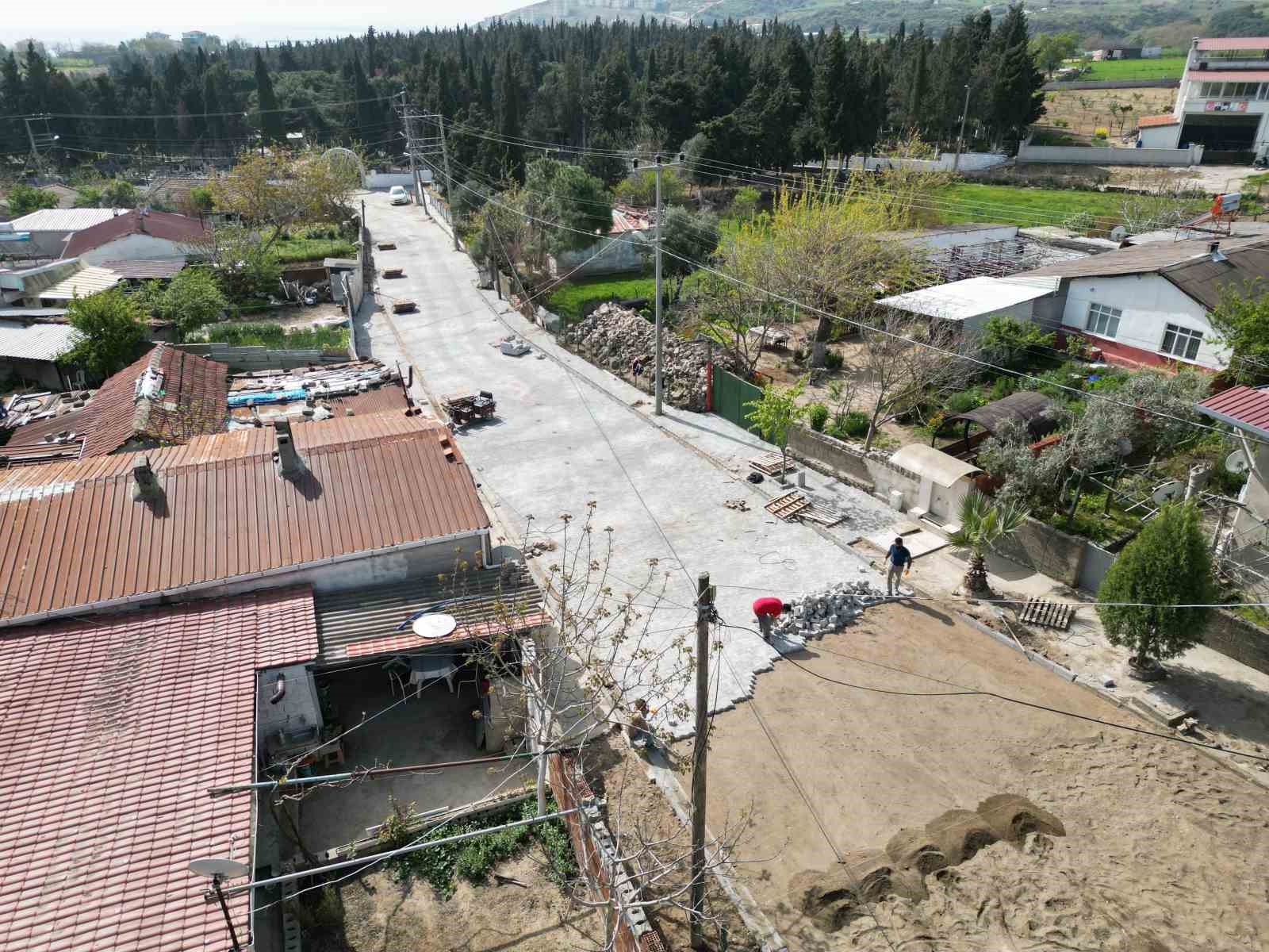 KARABİGA BELEDİYE BAŞKANI AHMET ELBİ, KARABİGA BELDESİNDE KÖY VE MAHALLE MUHTARLARIYLA BİR ARAYA GELDİĞİ TOPLANTIDA, KARABİGA'YA 7 YILDA YAPILAN YATIRIMLARI VE DEVAM EDEN ÇALIŞMALARI ANLATTI. (ARŞİV FOTO)