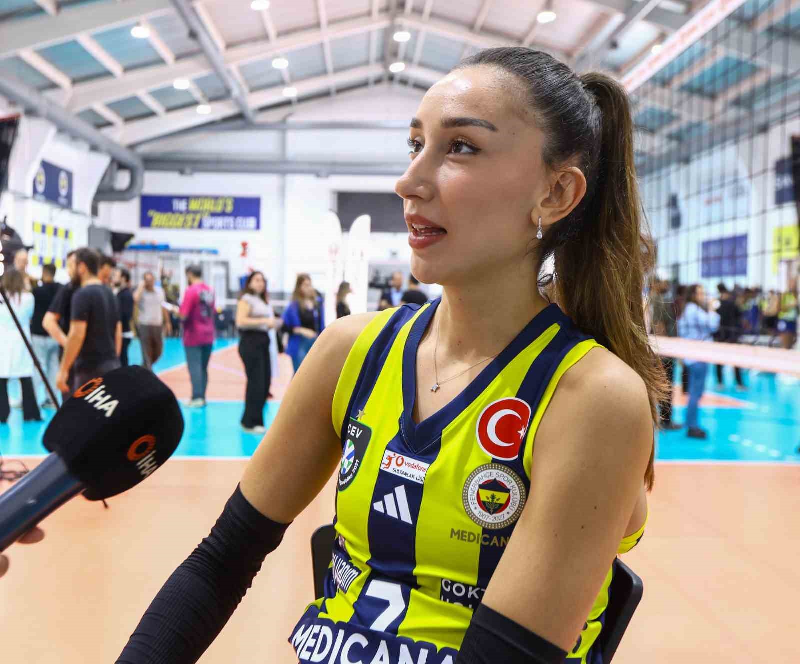 HANDE BALADIN, İHA MUHABİRİNE AÇIKLAMALARDA BULUNDU.