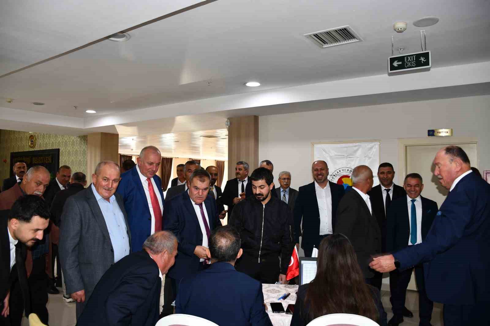 VEZİRKÖPRÜ TİCARET VE SANAYİ ODASI (TSO) MESLEK KOMİTE SEÇİMLERİ TAMAMLANDI. ÜÇ ADAYIN YARIŞTIĞI SEÇİMLERDE DURSUN ATAK’IN SARI LİSTESİ 3 MESLEK GRUBUNDA BİRİNCİ OLDU.