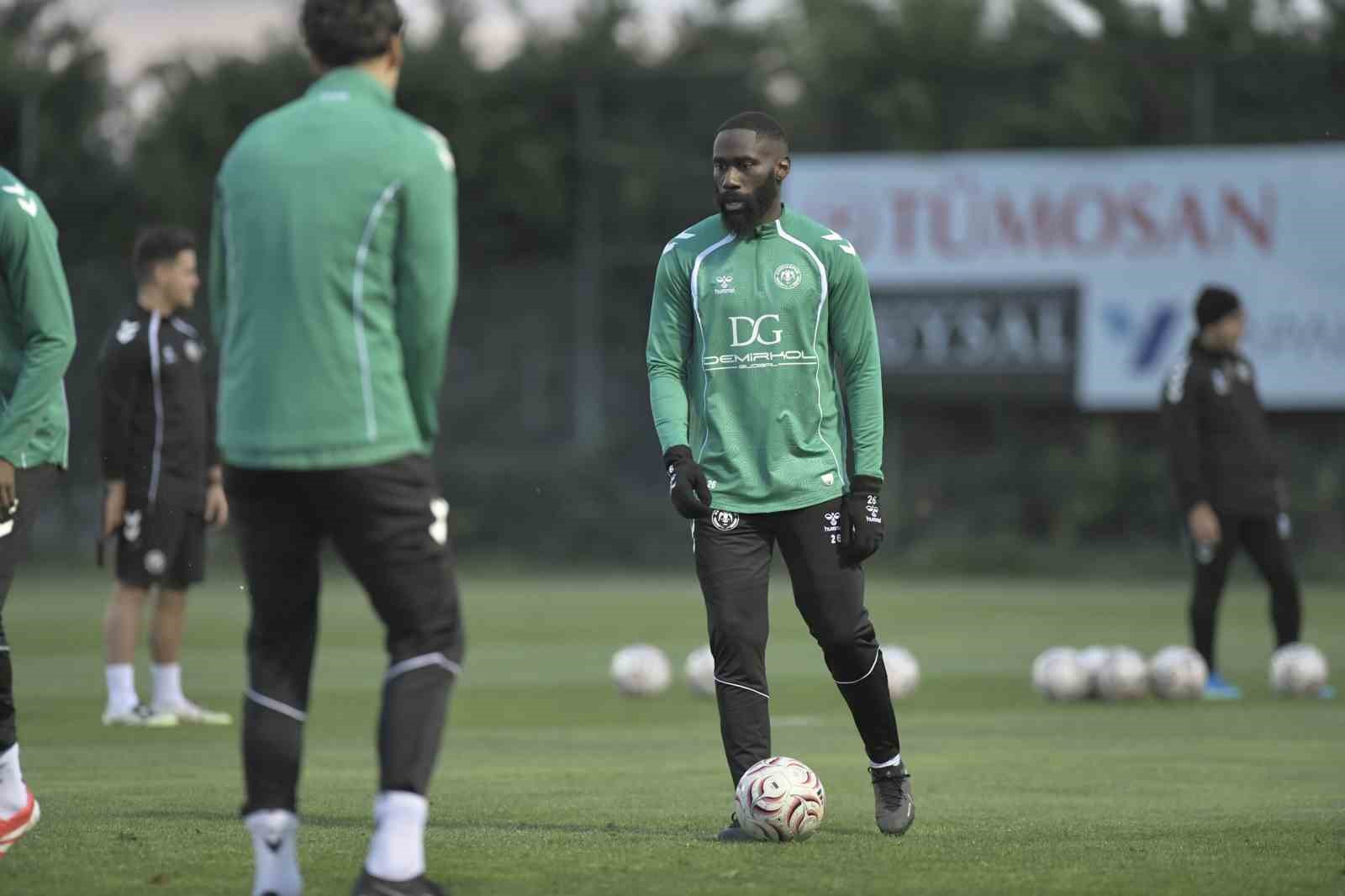 KONYASPOR, 11 EKİM PAZAR GÜNÜ SAAT 13.30'DA BAŞAKŞEHİR İLE OYNAYACAĞI SÜPER LİG 7. HAFTA MAÇININ HAZIRLIKLARINI SÜRDÜRDÜ.