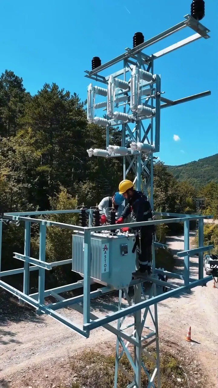 SİNOP’UN GERZE İLÇESİNE BAĞLI SORKUN MAHALLESİ’NDE ELEKTRİK ŞEBEKESİNİN YENİLENMESİ AMACIYLA YAKLAŞIK 5 MİLYON TL’LİK YATIRIM GERÇEKLEŞTİRİLİYOR.