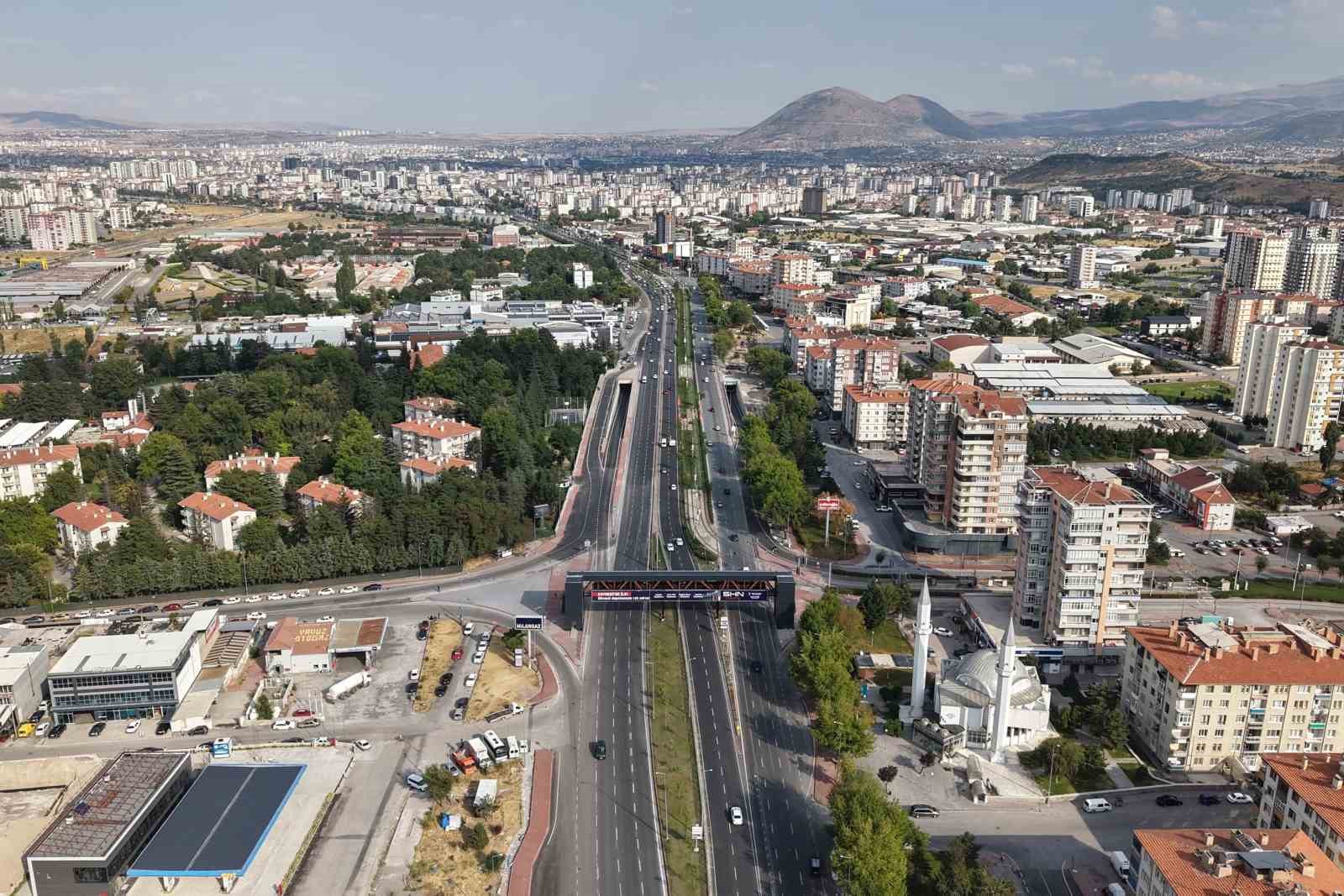 KAYSERİ BÜYÜKŞEHİR BELEDİYE BAŞKANI DR. MEMDUH BÜYÜKKILIÇ; TAMAMLANAN DSİ-YENİ SANAYİ ALT GEÇİTLERİ PROJESİ’Nİ YERİNDE İNCELEDİ.