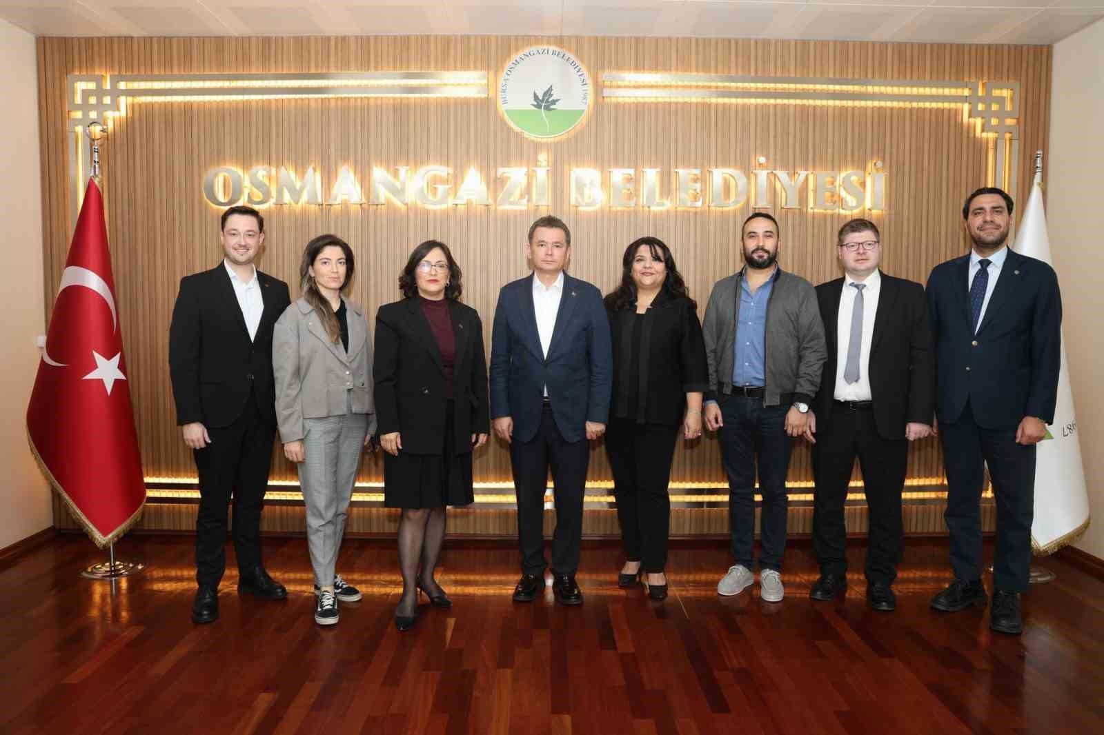 OSMANGAZİ BELEDİYESİ VE TMMOB MİMARLAR ODASI BURSA ŞUBESİ ARASINDA İMZALANAN PROTOKOL İLE İLÇENİN DOKUSUNU MERKEZİNE ALAN PANEL GERÇEKLEŞTİRİLECEK. PANELİN SONUÇLARI BURSA’NIN FETHİNİN 700. YILINA ÖZEL OLARAK HAZIRLANACAK RAPORLA DERLENECEK.