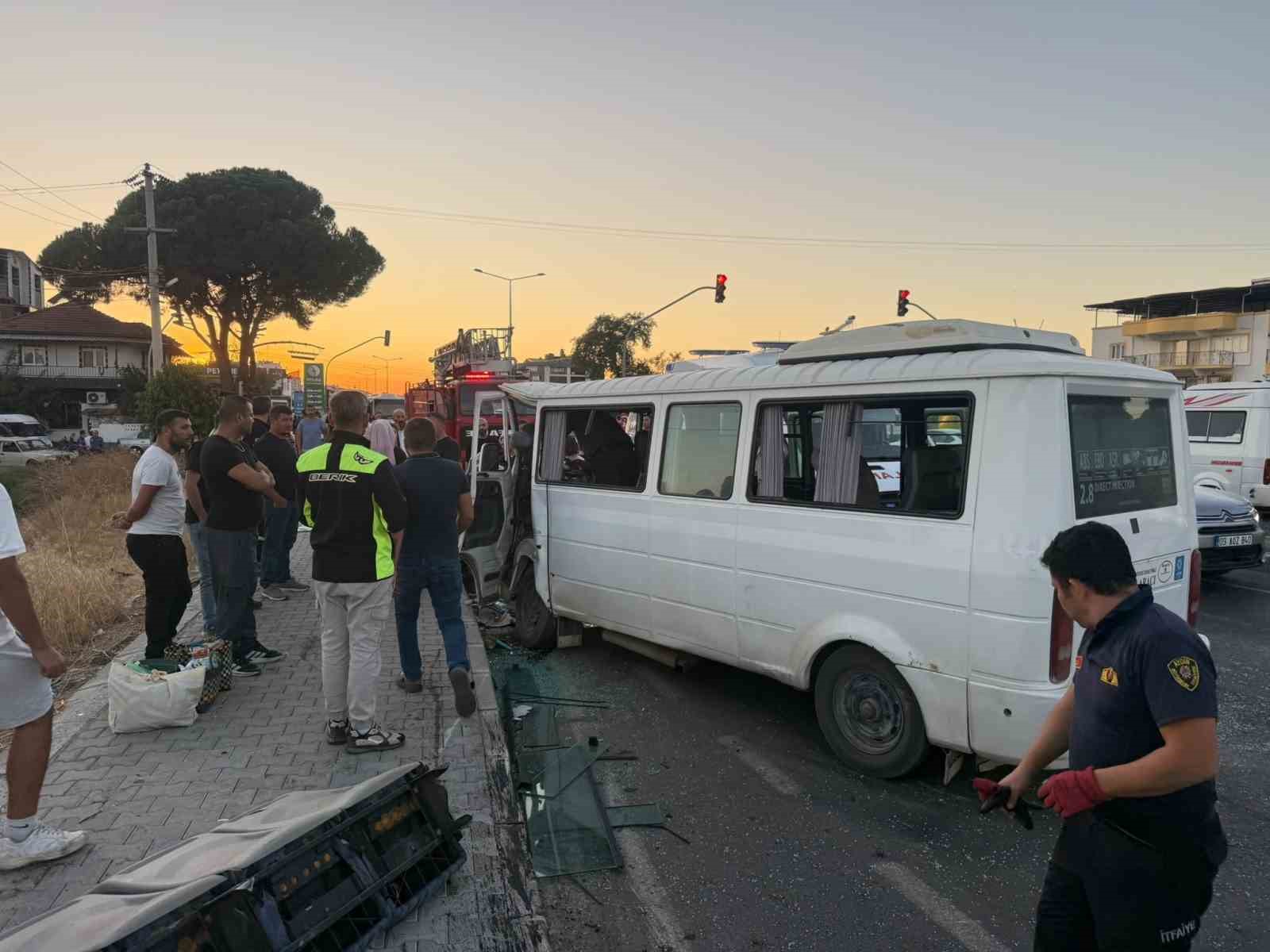 AYDIN’DA TRAFİK KAZASI: 10 YARALI
