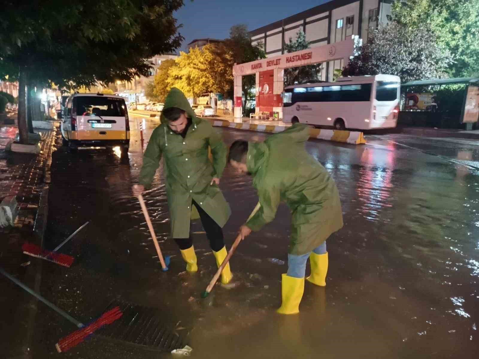 KÂHTA’DA YAĞIŞ SEFERBERLİĞİ: EKİPLER 7/24 SAHADA