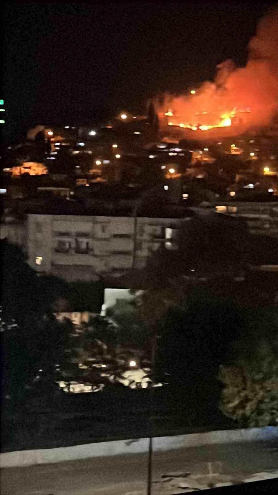 SÖKE’DE ZİRAİ ALAN YANGINI