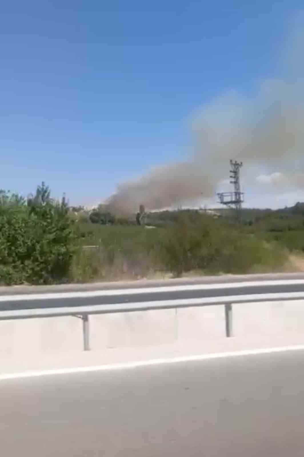 ÇANAKKALE'NİN EZİNE İLÇESİNDE ÇIKAN ORMAN YANGININA ORMAN BÖLGE MÜDÜRLÜĞÜ EKİPLERİ HAVADAN VE KARADAN MÜDAHALE EDİYOR.