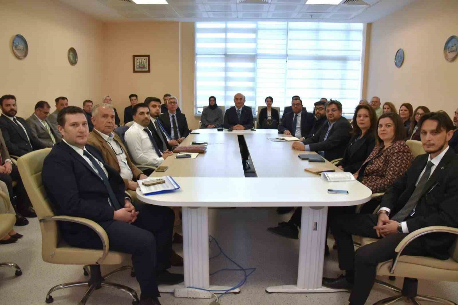 ÇANAKKALE MEHMET AKİF ERSOY DEVLET HASTANESİNDE KAMU HASTANELERİ SAĞLIK HİZMETLERİ DEĞERLENDİRME TOPLANTISI GERÇEKLEŞTİRİLDİ.