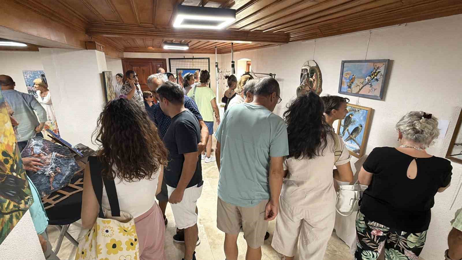 KAZDAĞLARI’NIN KUŞ TÜRLERİNDEN İLHAM ALAN "KAZ DAĞLARI’NIN FISILTISI KUŞ DÜŞLERİ" SERGİSİ, SANATSEVERLERLE BULUŞTU.