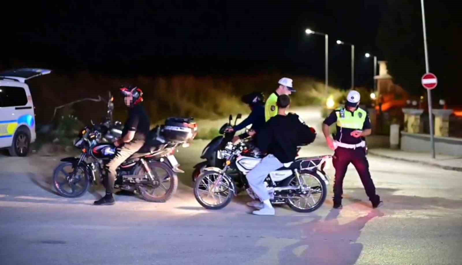 EDİRNE’DE GECE TRAFİK UYGULAMASI