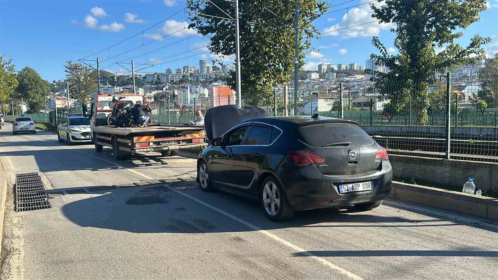 SAMSUN’UN CANİK İLÇESİNDE OTOMOBİL İLE MOTOSİKLETİN ÇARPIŞTIĞI TRAFİK KAZASINDA 2 KİŞİ YARALANDI.
