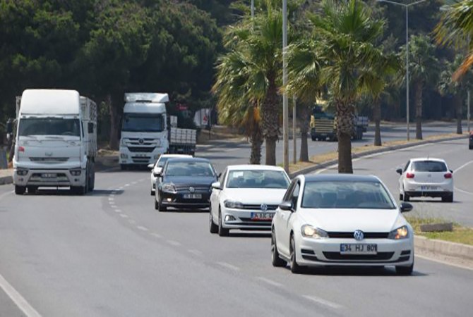 İZMİR'DE TEMMUZ AYINDA TRAFİĞE 12 BİN 138 YENİ ARAÇ KATILDI