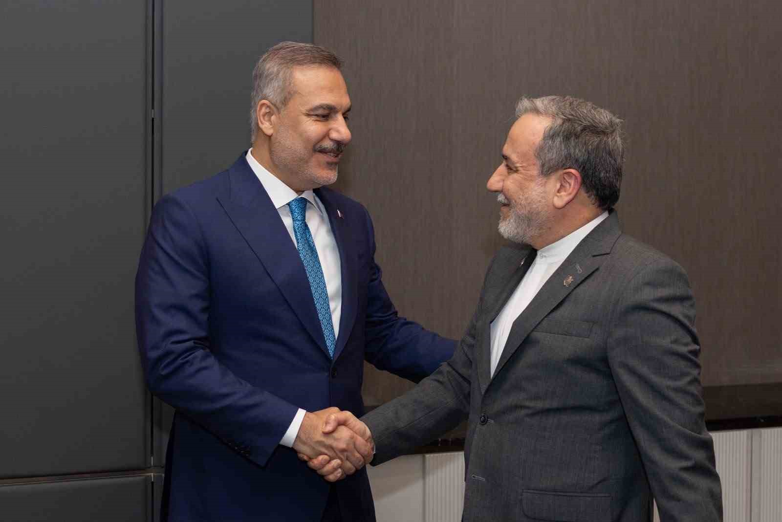 DIŞİŞLERİ BAKANI HAKAN FİDAN, BAĞDAT'TA İRAN DIŞİŞLERİ BAKANI ABBAS ARAKÇİ İLE BİR ARAYA GELDİ.
