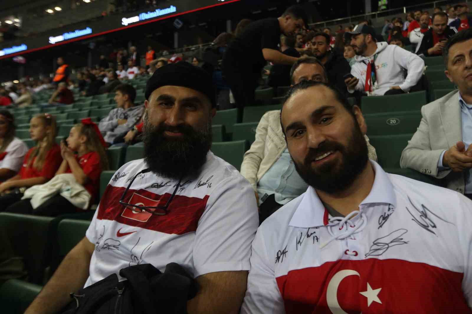 A MİLLİ FUTBOL TAKIMI, UEFA ULUSLAR A LİGİ 1. GRUP İLK MAÇINDA FRANSA İLE KOCAELİ'DE KARŞILAŞIYOR. MÜCADELENİN 15 DAKİKASI GOLSÜZ EŞİTLİKLE GEÇİLDİ.