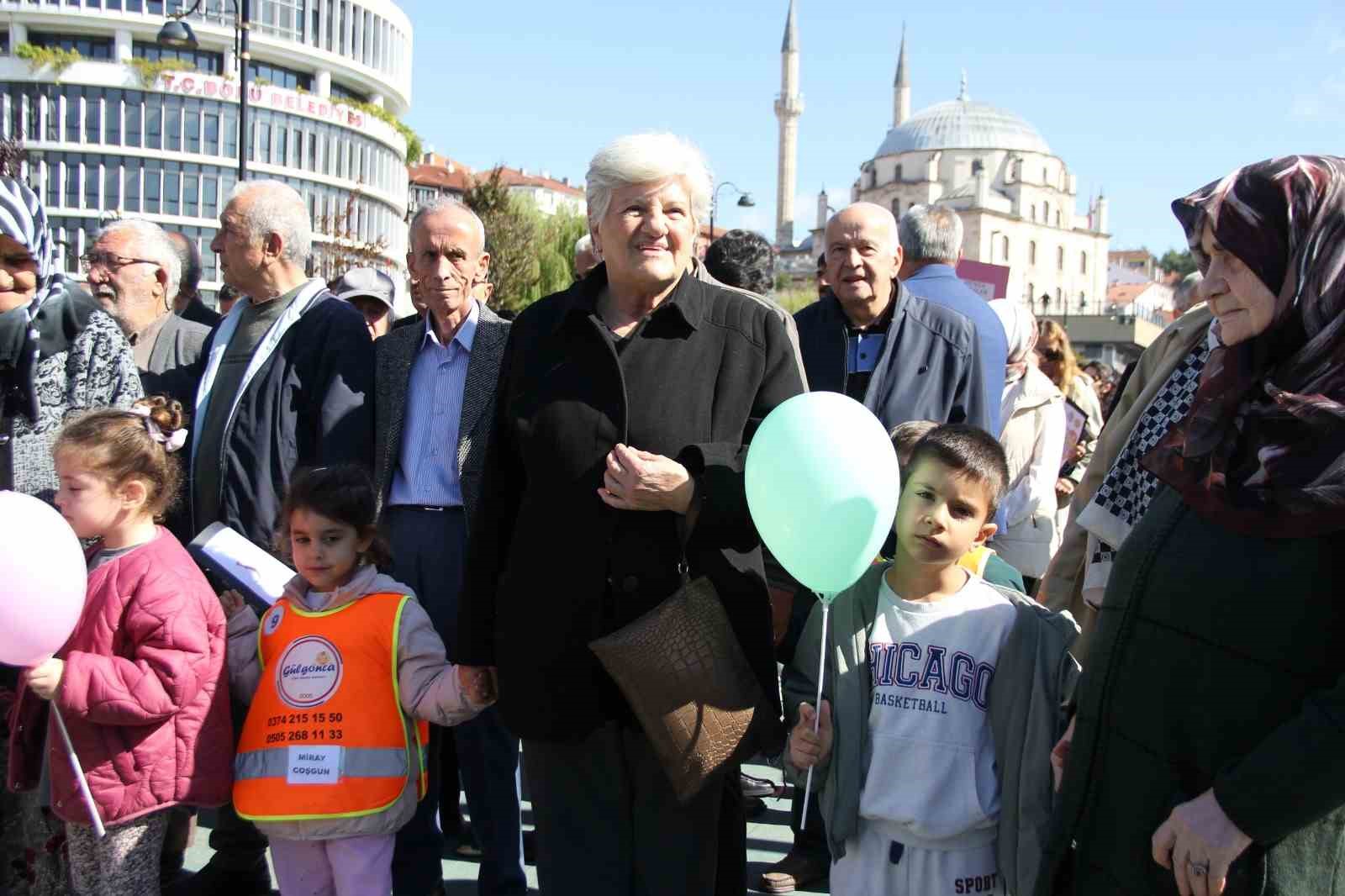 1 EKİM DÜNYA YAŞLILAR GÜNÜ KAPSAMINDA BOLU’DA FARKINDALIK YÜRÜYÜŞÜ DÜZENLENDİ.