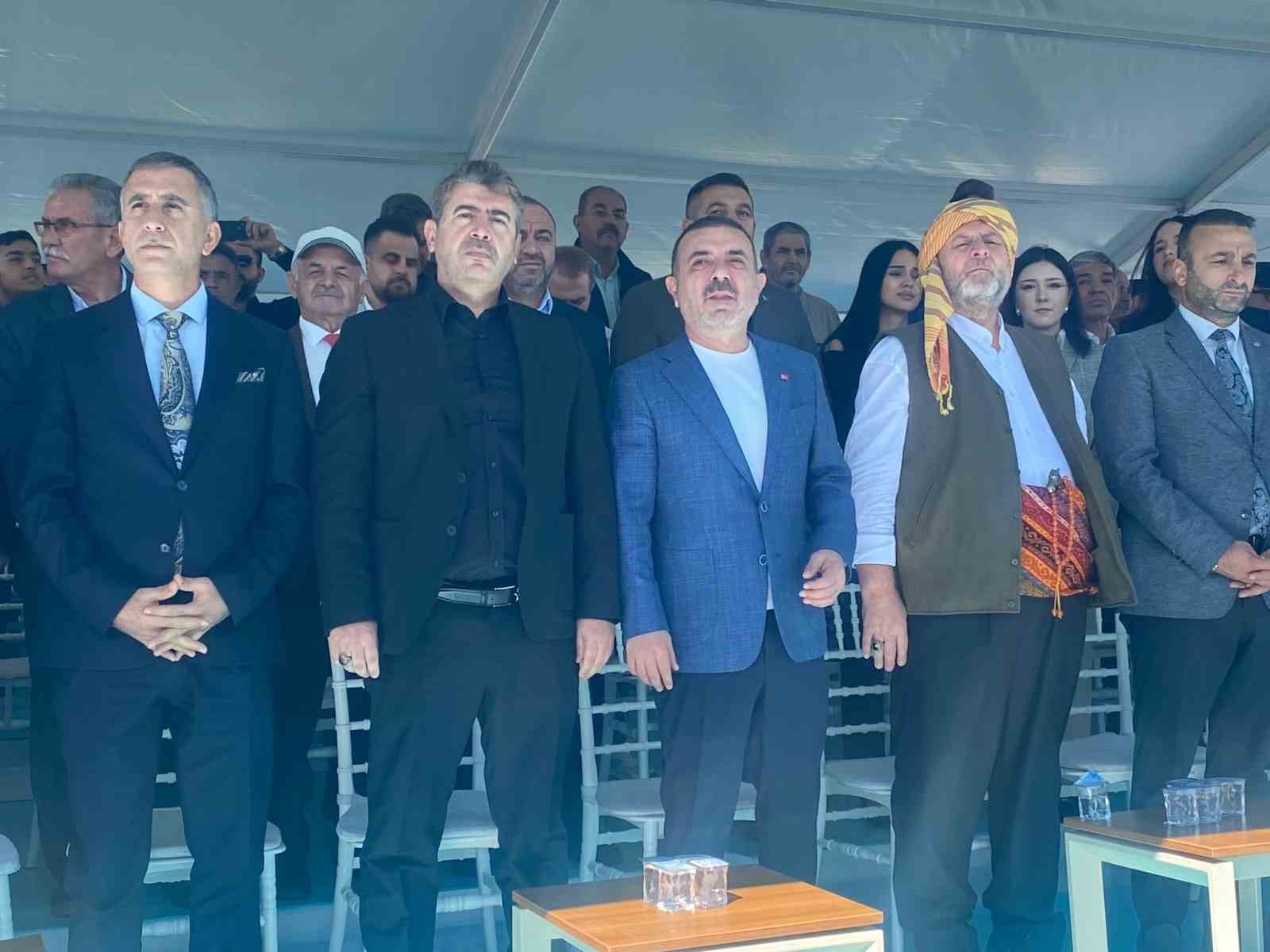SİNCAN’DA DÜZENLENEN YAĞLI GÜREŞ FESTİVALİ’NDE 26’SI BAŞPEHLİVAN OLMAK ÜZERE 500 PEHLİVAN ER MEYDANINA ÇIKTI.