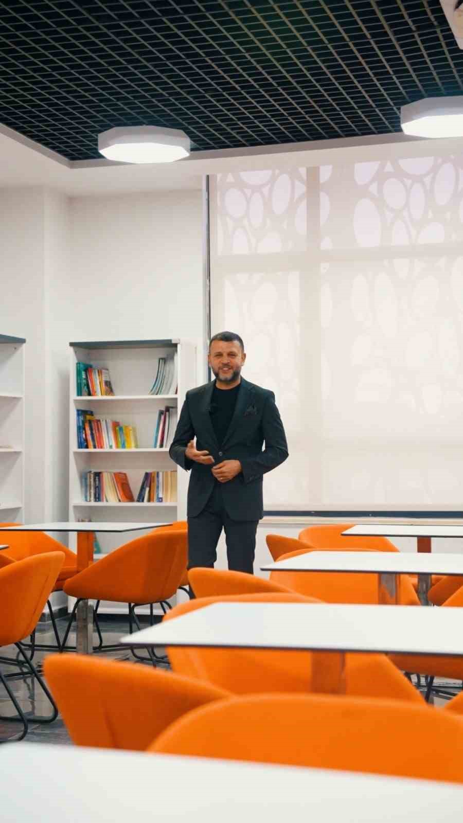 ĞİL BELEDİYE BAŞKANI FIRAT SEYDAOĞLU, GELECEĞİN TEMİNATI GENÇLERİN HER ZAMAN YANINDA OLMAYA, EĞİTİMLERİNE VE HAYALLERİNE DESTEK VERMEYE DEVAM EDECEKLERİNİ SÖYLEDİ.