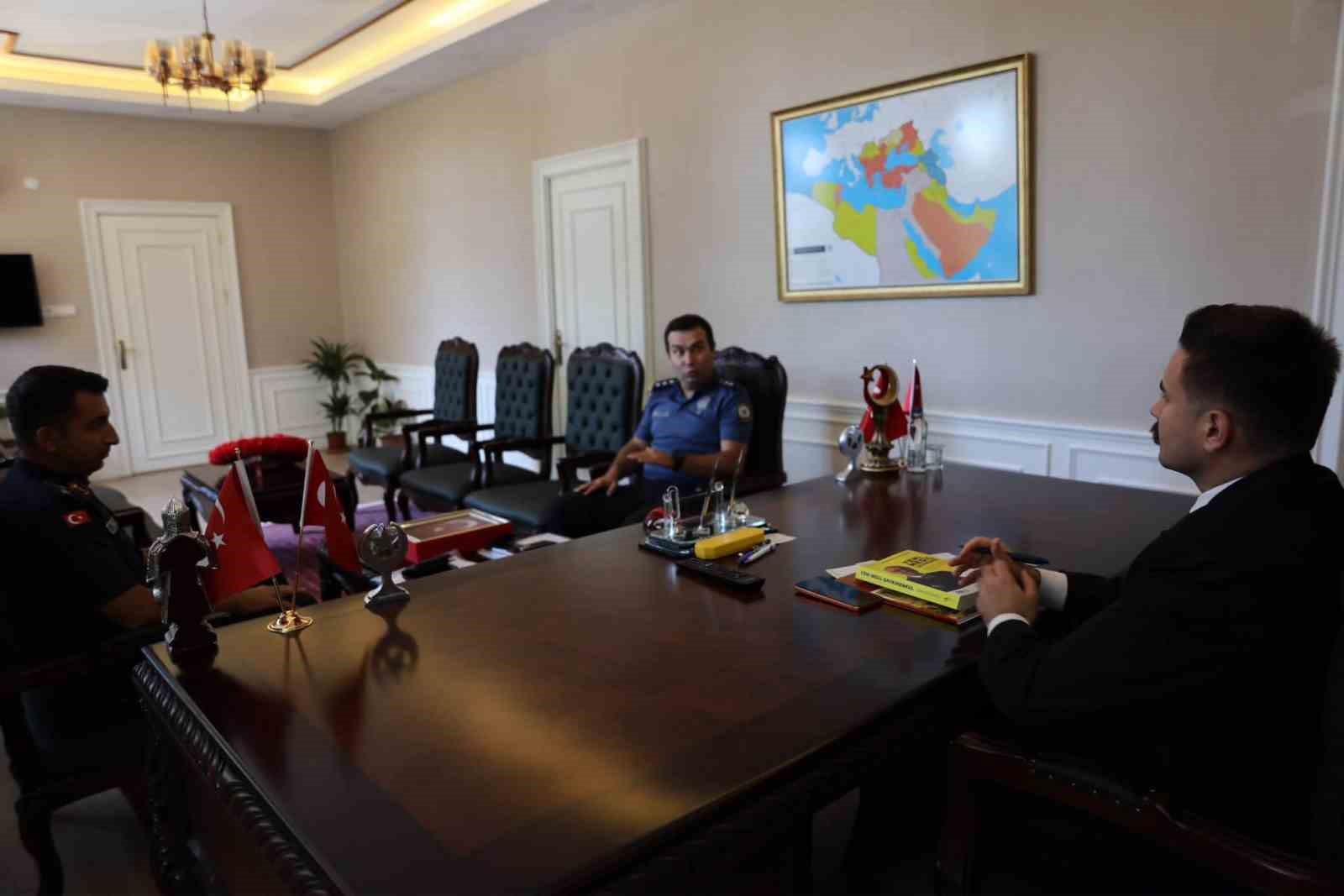 ÇANAKKALE'NİN GÖKÇEADA İLÇESİNDE KAYMAKAM OSMAN ACAR BAŞKANLIĞINDA İLÇE GÜVENLİK VE ASAYİŞ TOPLANTISI GERÇEKLEŞTİRİLDİ.