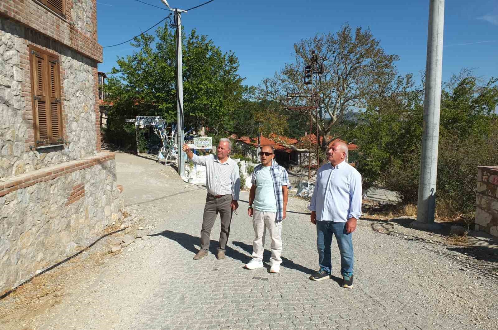 KÖY SOKAKLARI