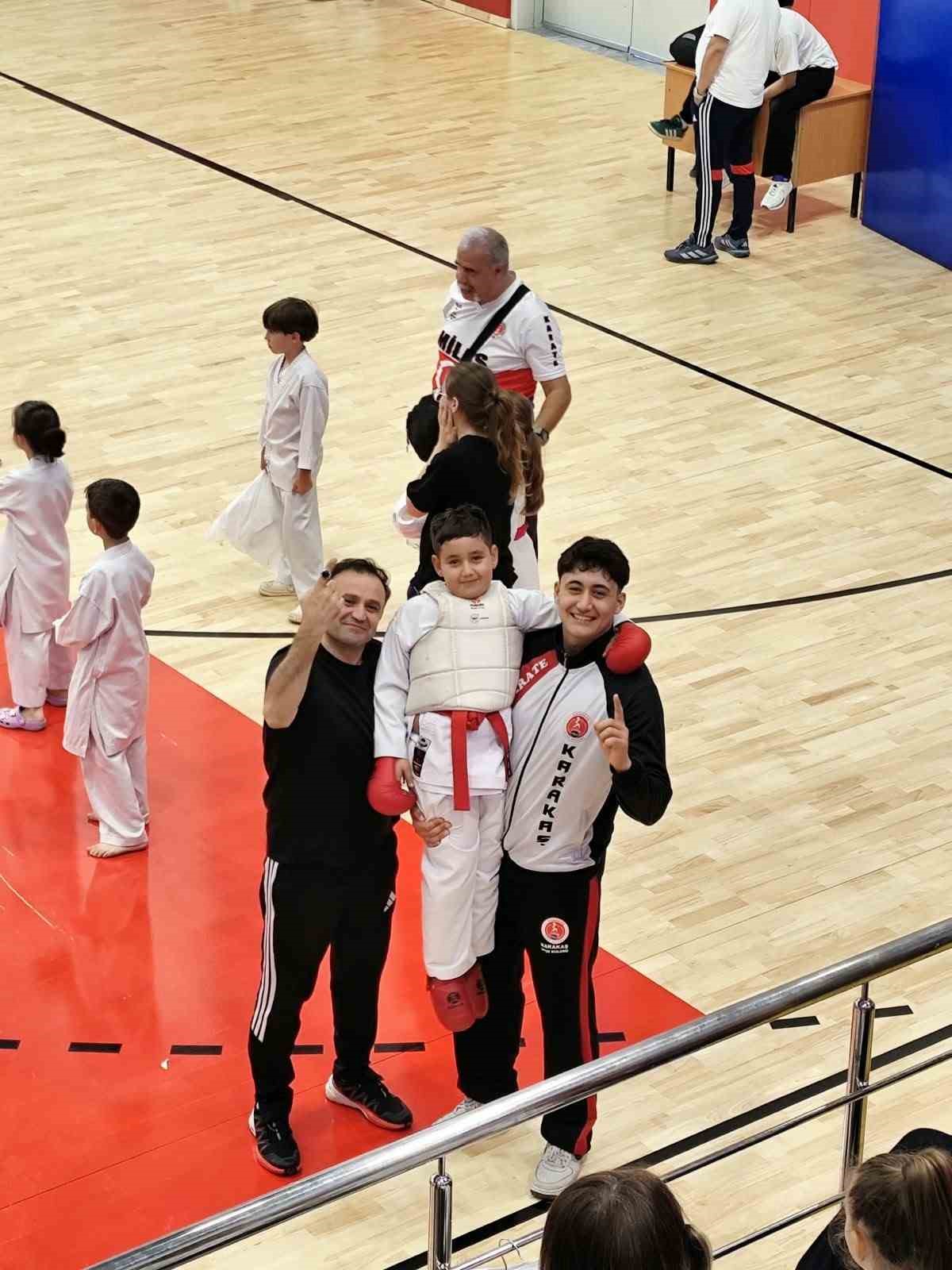 SPOR TOTO YILDIZLAR LİGİ 3. ETAP MÜSABAKALARINDA MÜCADELE EDEN ISPARTA’DAN KARAKAŞ SPOR KULÜBÜ, 43 MADALYA KAZANARAK GENEL KLASMANDA ÜÇÜNCÜ OLDU.