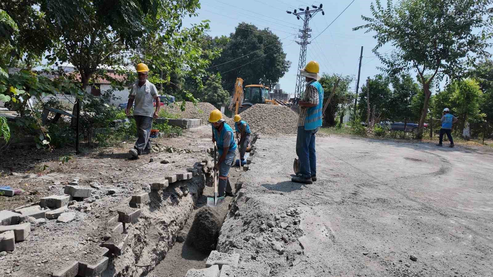 DÖRTYOL’DA DEVAM EDEN İÇME SUYU ŞEBEKE ÇALIŞMALARINDAN GÖRÜNTÜ.