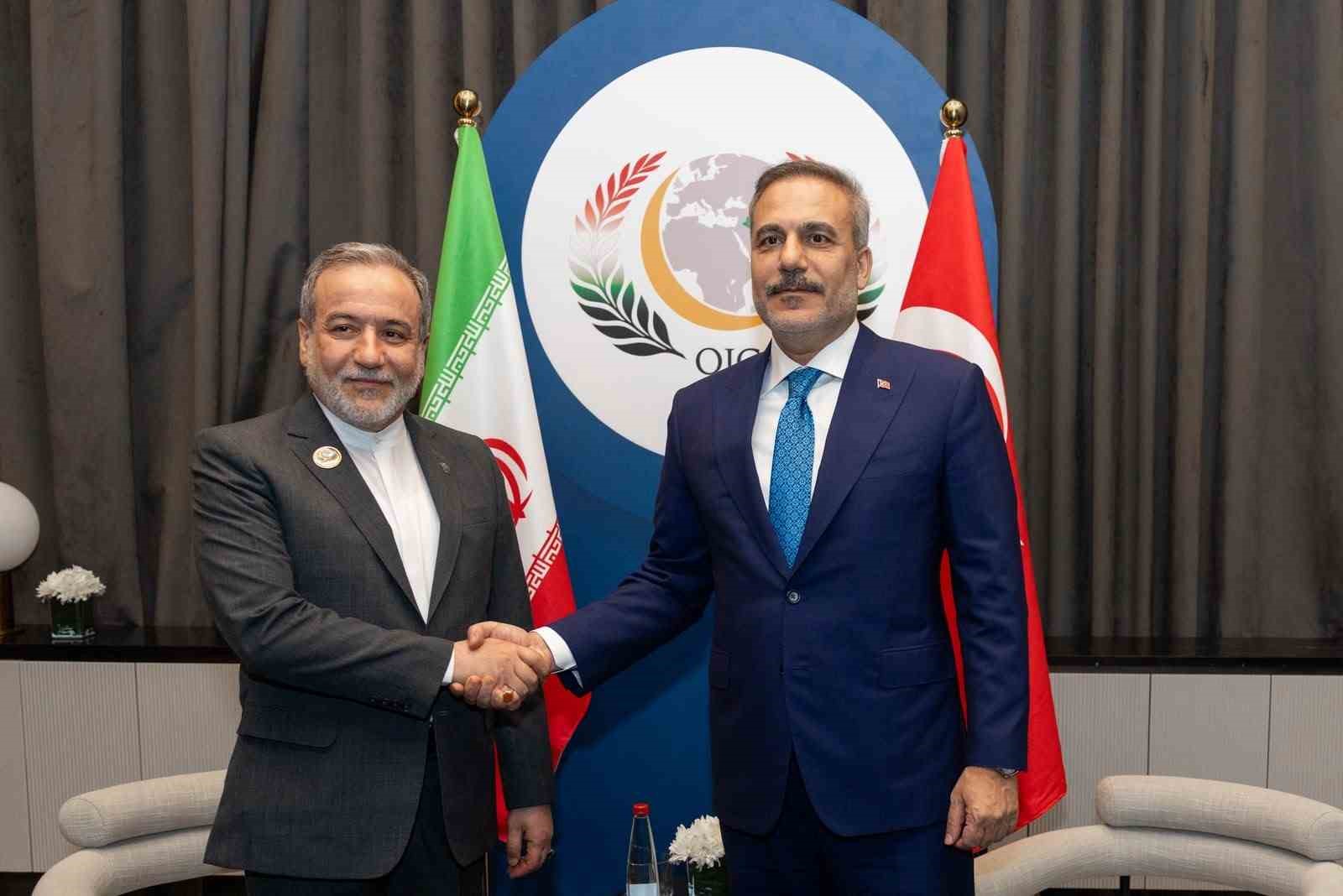 DIŞİŞLERİ BAKANI HAKAN FİDAN, BAĞDAT'TA İRAN DIŞİŞLERİ BAKANI ABBAS ARAKÇİ İLE BİR ARAYA GELDİ.