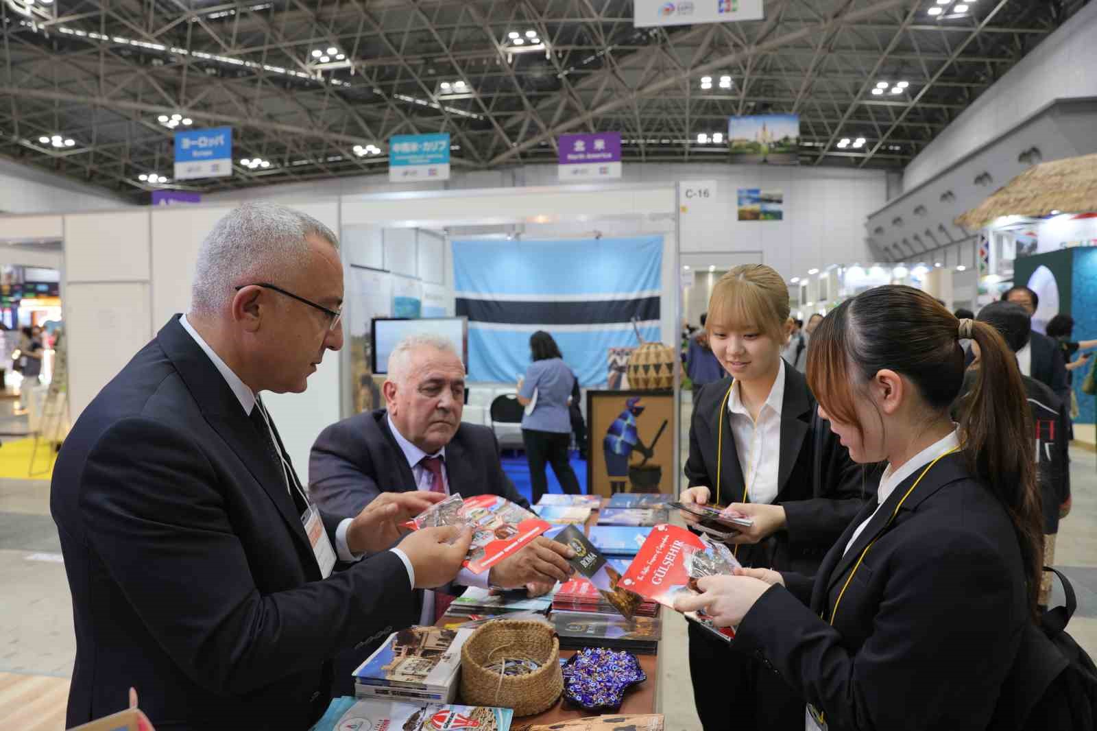 JAPONYA'DA DÜZENLENEN TURİZM EXPO 2026 FUARI'NDA KAPADOKYA'NIN TANITILDIĞI STANT KATILIMCILARDAN YOĞUN İLGİ GÖRDÜ.