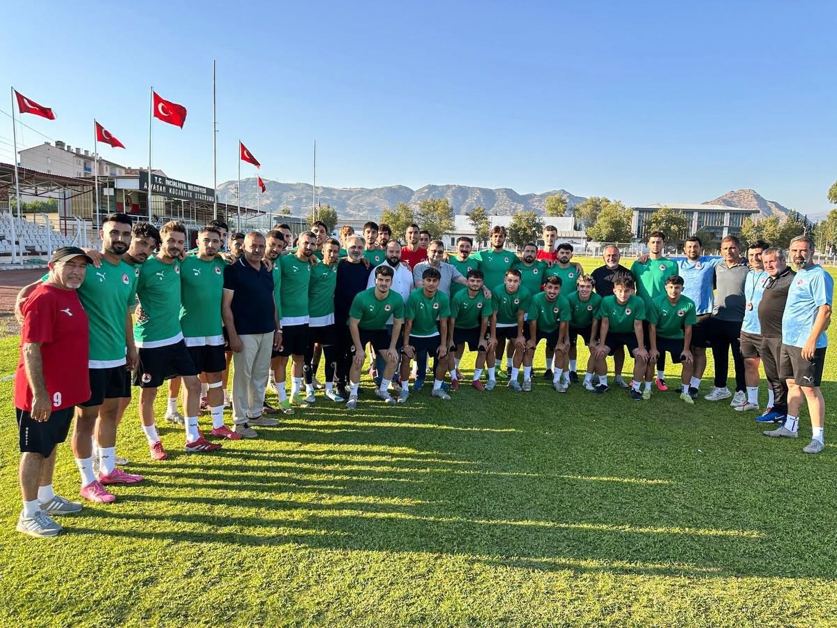 PROFESYONELLİĞE GEÇİŞ LİGİ (PGL) EKİPLERİNDEN OLAN İNCİRLİOVA BELEDİYESPOR YENİ SEZON İÇİN HAZIRLIK ÇALIŞMALARINA BAŞLARKEN, TRANSFERLERLE KADROSUNU GÜÇLENDİREN KIRMIZI-BEYAZLI EKİBİN BU SEZON Kİ HEDEFİ İSE 3. LİG OLARAK BELİRLENDİ.