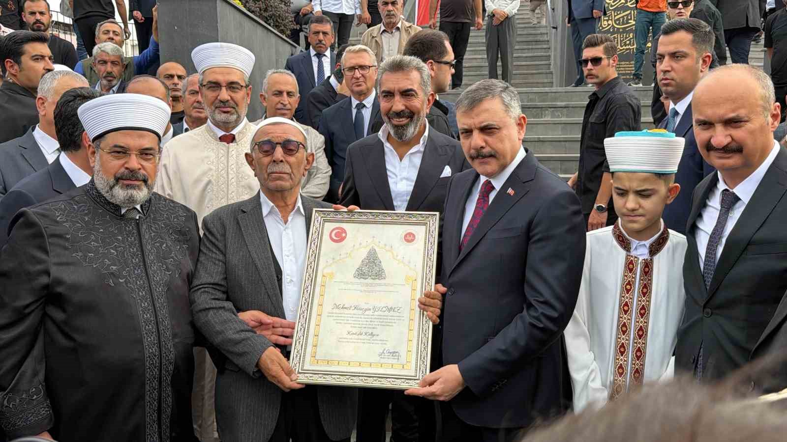 İÇİŞLERİ BAKANI MUSTAFA ÇİFTÇİ, BATMAN’DA KARDEŞLİK KÜLLİYESİ CAMİSİ’NİN AÇILIŞINA KATILDI.