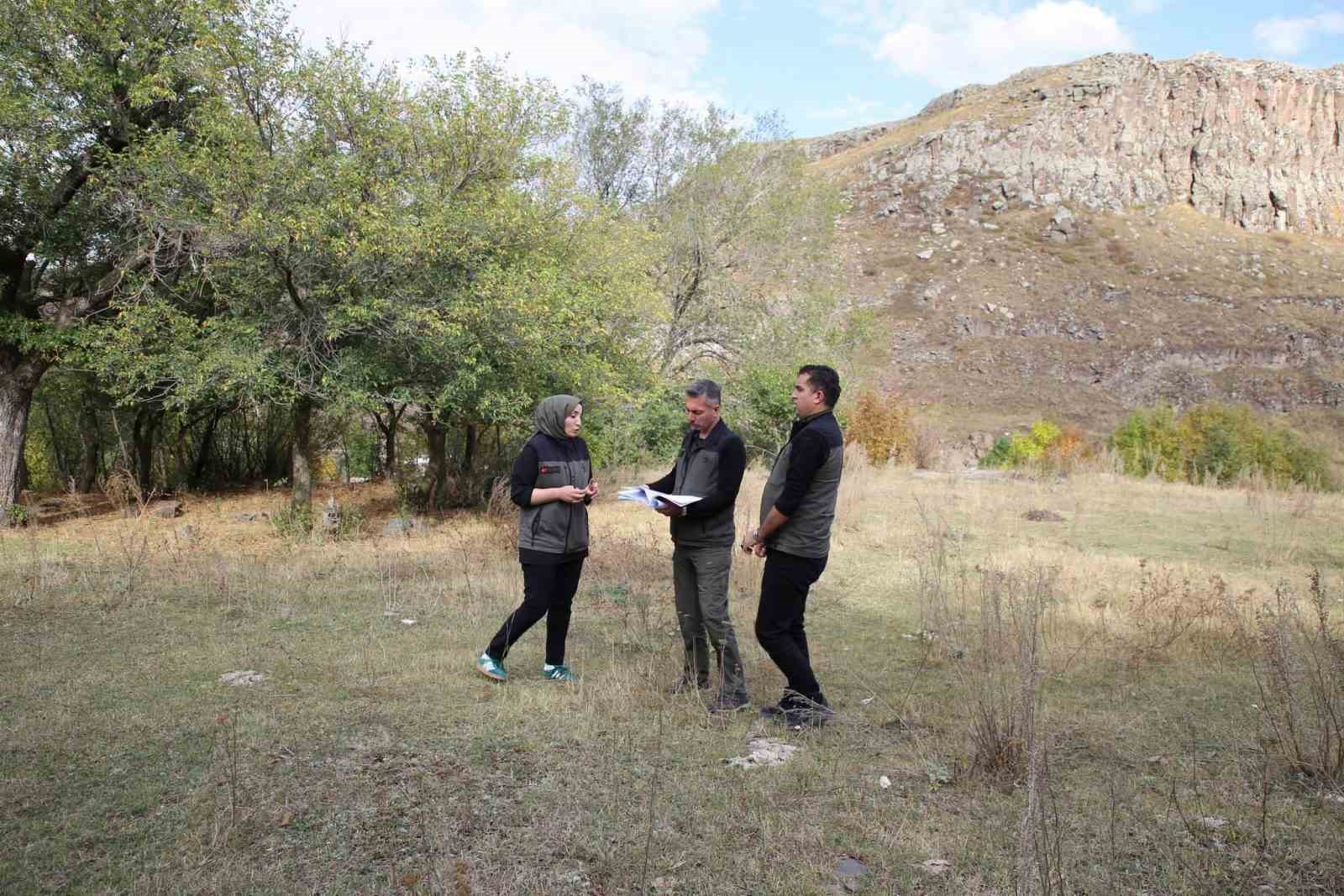 KARS’A YENİ YEŞİL YAŞAM ALANI GELİYOR: KENT ORMANI İÇİN DÜĞMEYE BASILDI(KARS-İHA)