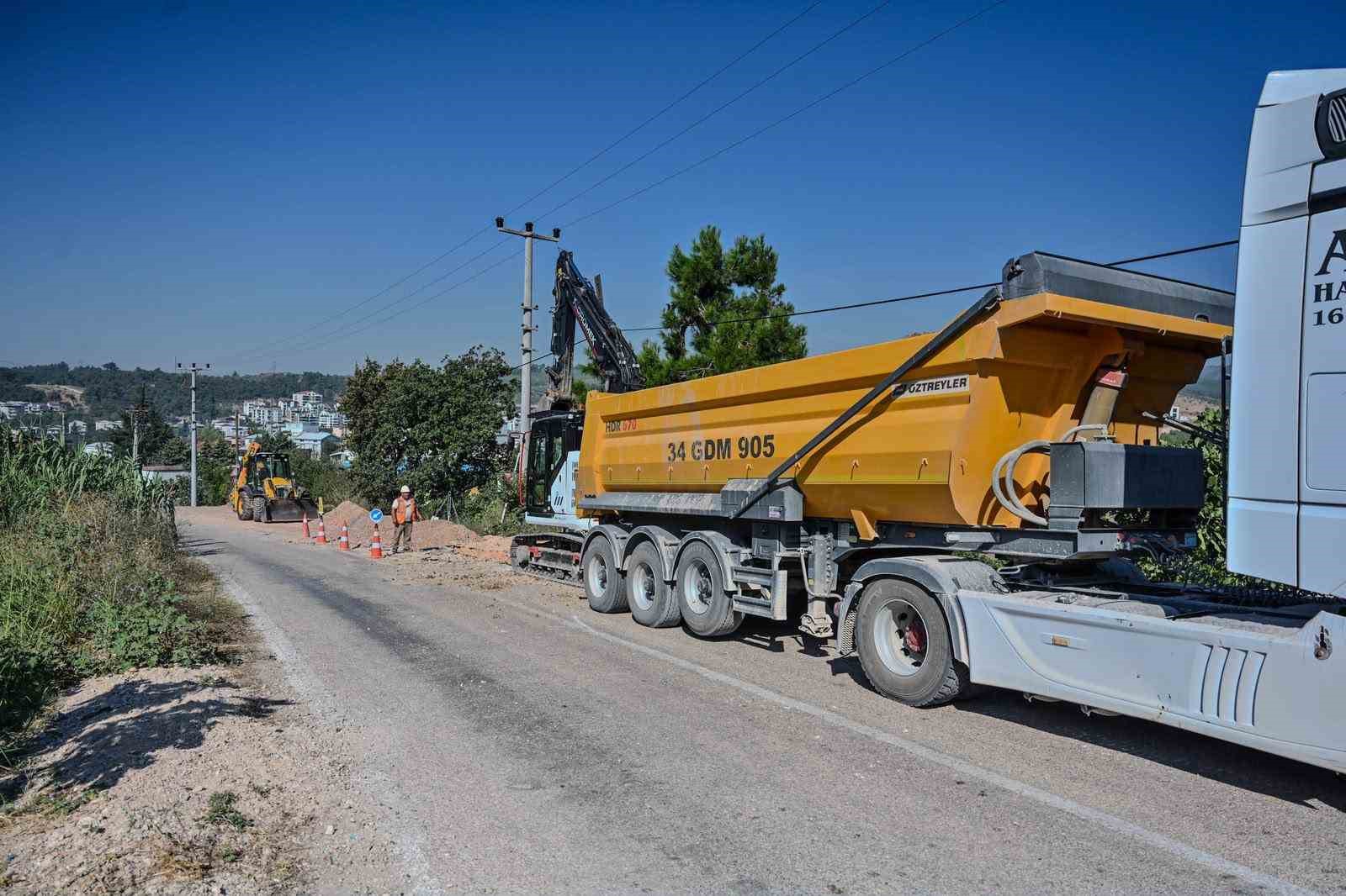 BURSA BÜYÜKŞEHİR BELEDİYESİ, İL GENELİNDE SÜRDÜRDÜĞÜ ALTYAPI AĞINI GÜÇLENDİRME ÇALIŞMALARI KAPSAMINDA OSMANGAZİ İLÇESİNDEKİ YENİ YERLEŞİM BÖLGELERİNDE KANALİZASYON İMALATINA BAŞLADI.