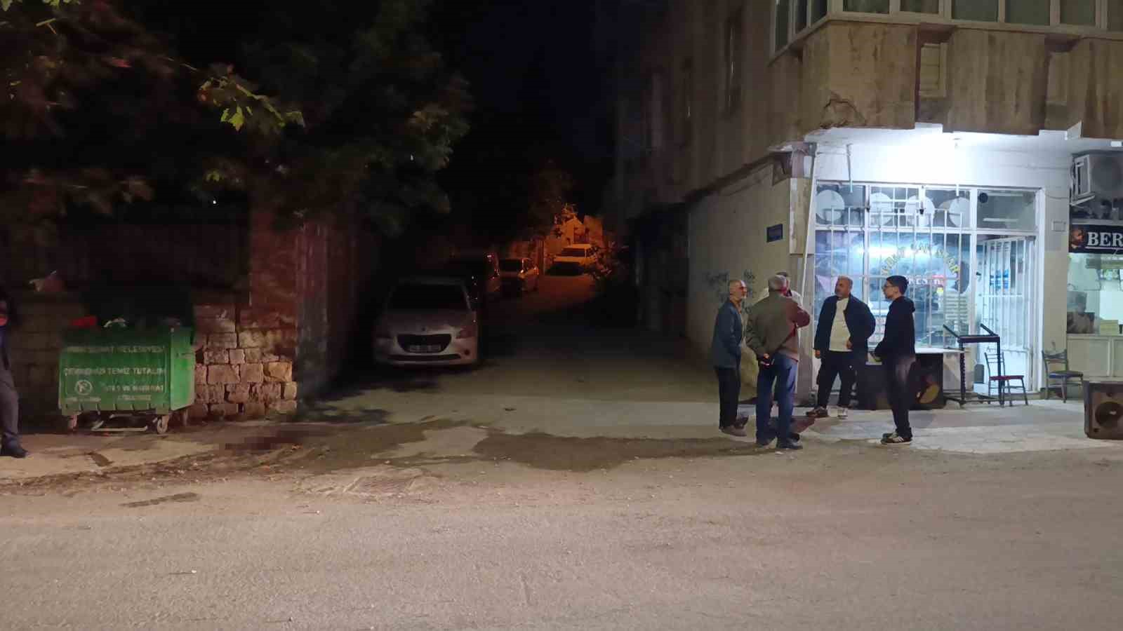 ALINAN BİLGİYE GÖRE OLAY, ONİKİŞUBAT İLÇESİ YÖRÜKSELİM MAHALLESİ 14. SOKAK ÜZERİNDE MEYDANA GELDİ.