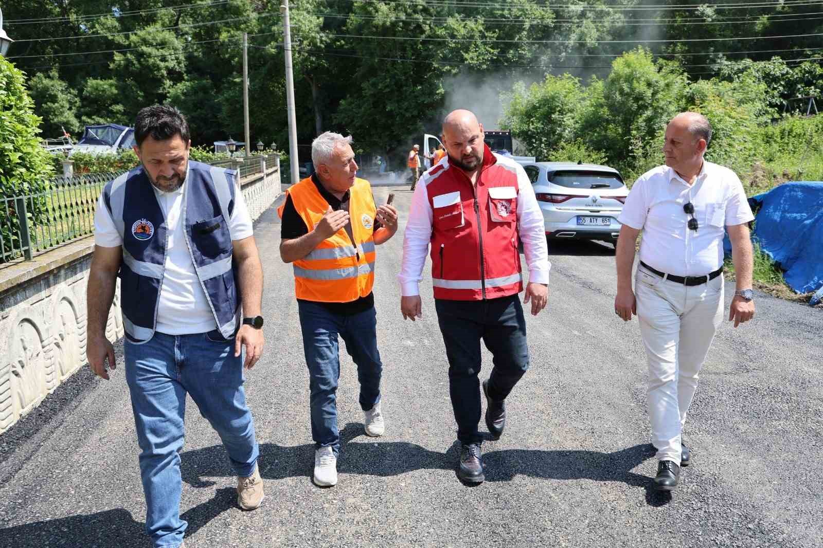 ATAKUM BELEDİYE BAŞKANI SERHAT TÜRKEL, TEKNİK EKİBİYLE YAPTIĞI SAHA ZİYARETLERİYLE ÇALIŞMALARI YERİNDE İNCELİYOR.