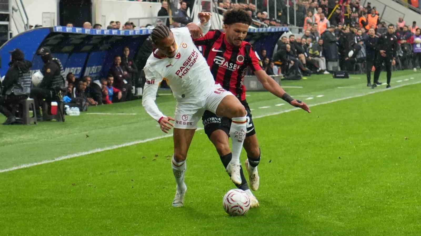 TRENDYOL SÜPER LİG'İN 8. HAFTASINDA GENÇLERBİRLİĞİ, GALATASARAY'I AĞIRLIYOR. MÜSABAKANIN İLK YARISI 0-0'LIK BERABERLİKLE TAMAMLANDI.