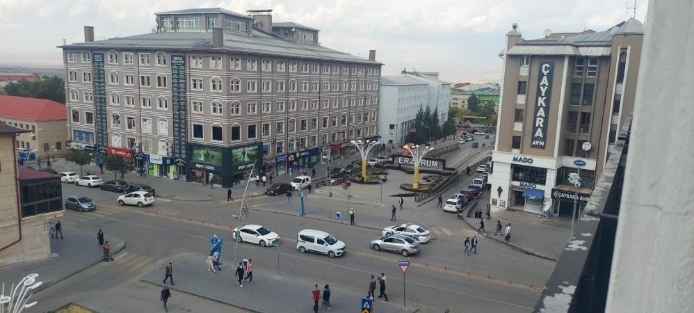TÜRKİYE İSTATİSTİK KURUMU (TÜİK) VERİLERİNE GÖRE ERZURUM’DA MOTORLU KARA TAŞITI SAYISI TEMMUZ 2026 İTİBARIYLA 158 BİN 400’E YÜKSELDİ.