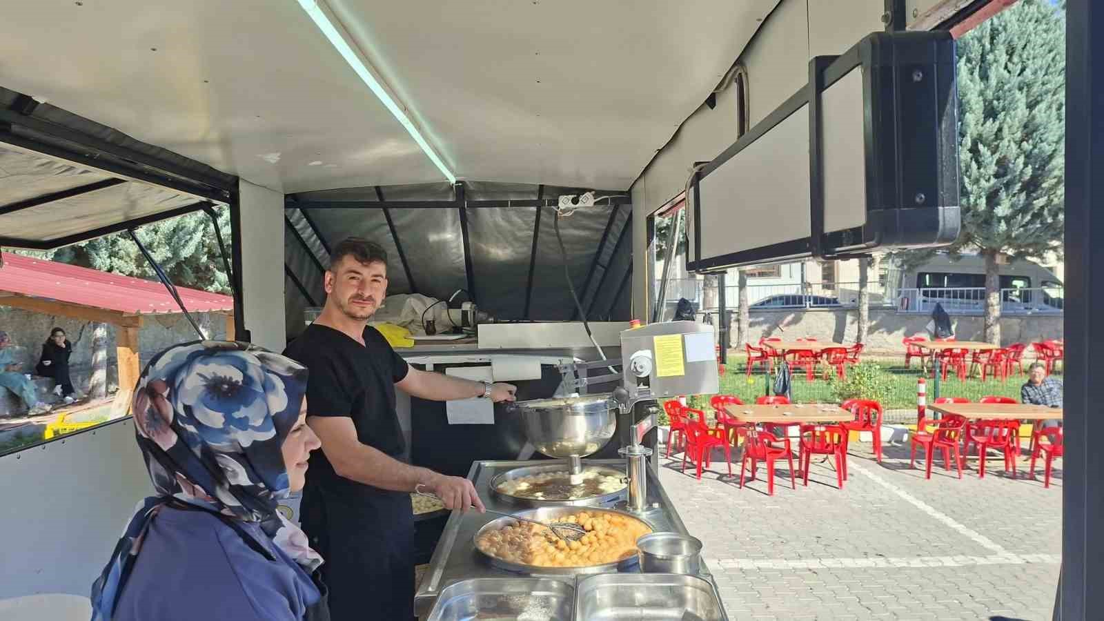 HİSARCIK İLÇE HASTANESİNDE 3 BİN KİŞİYE LOKMA İKRAMI
