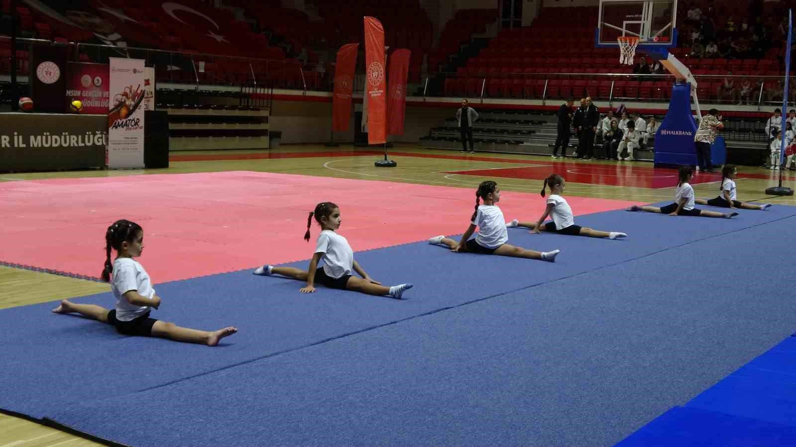 SAMSUN’DA TÜRK SPORUNUN TEMEL TAŞLARINDAN BİRİ OLAN AMATÖR SPOR, BU YIL DA ÇEŞİTLİ ETKİNLİKLERLE SAMSUN’DA COŞKUYLA KUTLANDI.