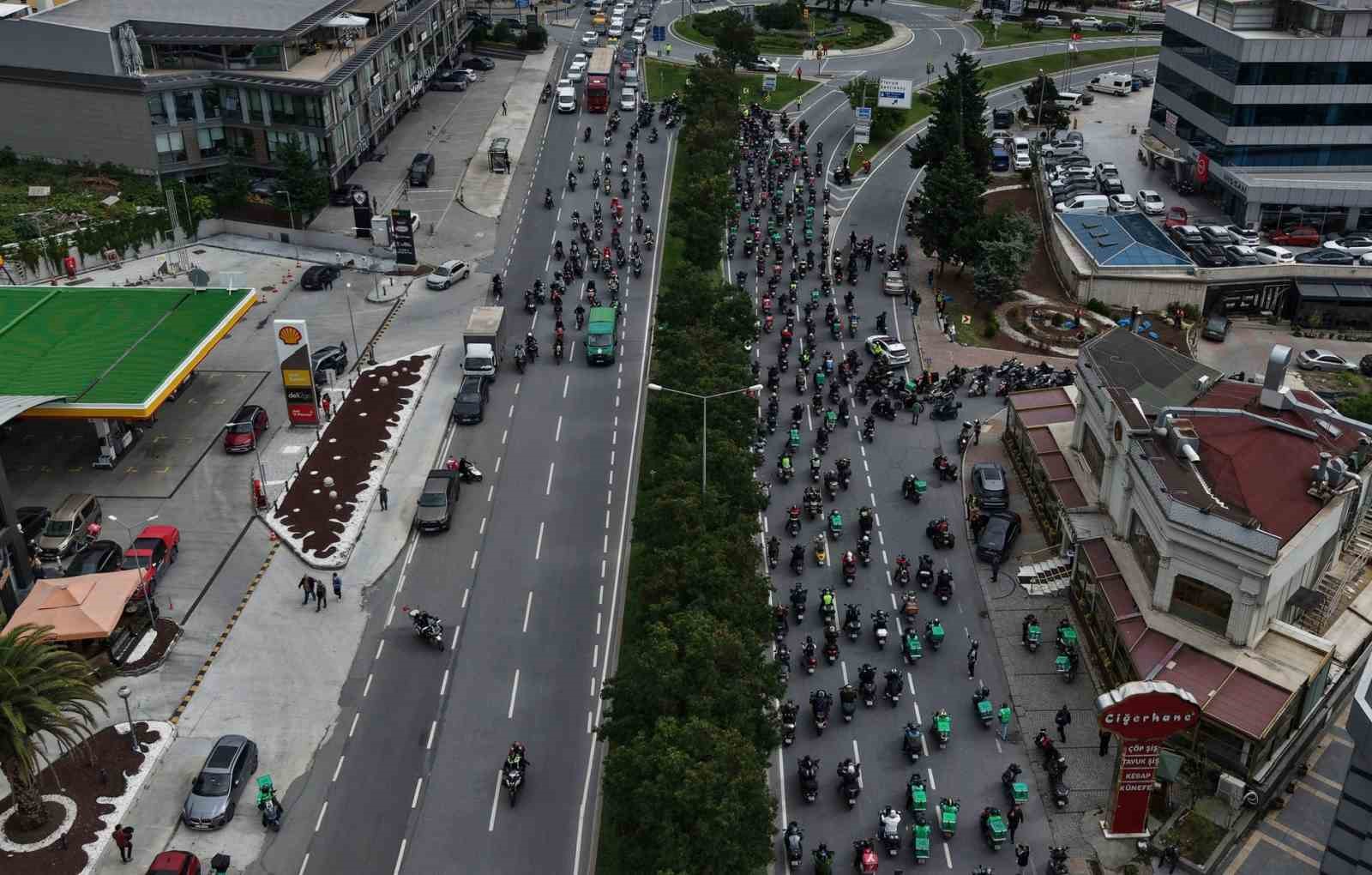 MOTOR TUTKUNLARININ CENAZE TÖRENİNDE OLUŞTURDUĞU KONVOY HAVADAN GÖRÜNTÜLENDİ